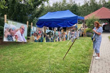 K vidění byla i malá výstava momentek ze života v Domově