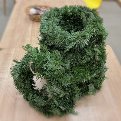 Korpusy z chvojí jsou připraveny k dalšímu zdobení