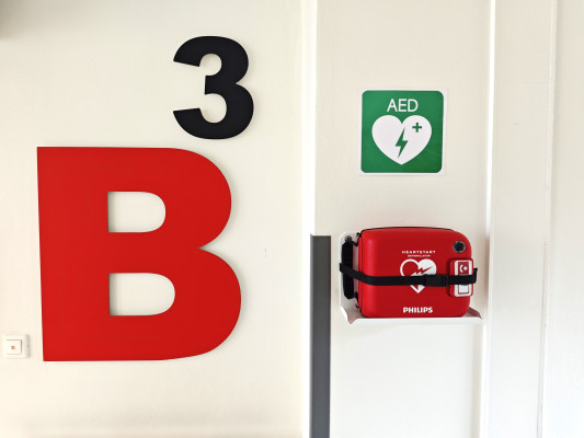 Nové AED na oddělení B3