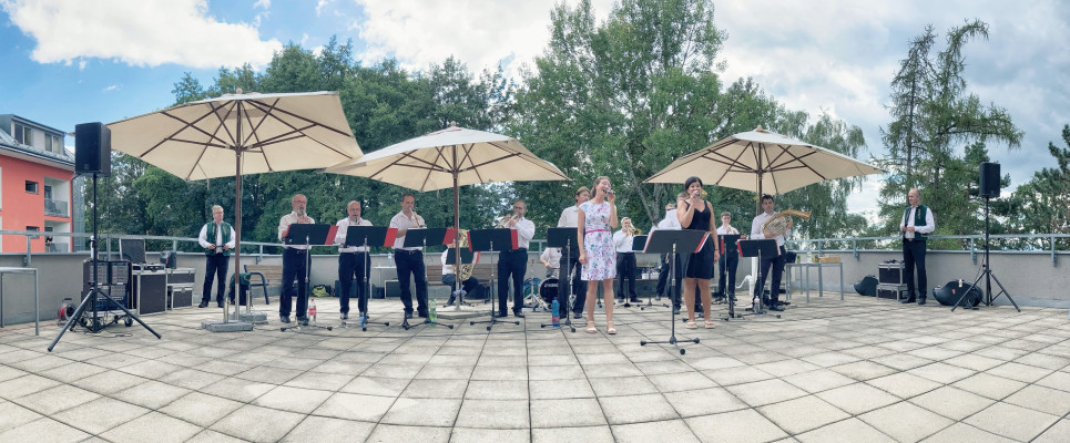 Dechová kapela Muzikanti z jižních Čech na terase