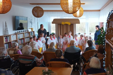 Vystoupení učitelů i dětí - pracoviště Chvalkov