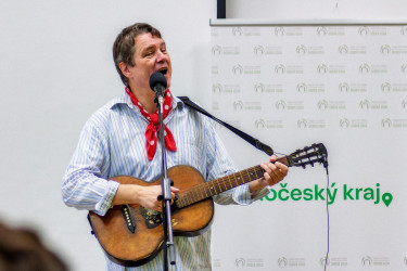 Písničky Šlapeto s Vladimírem Pecháčkem (pracoviště Dobrá Voda...